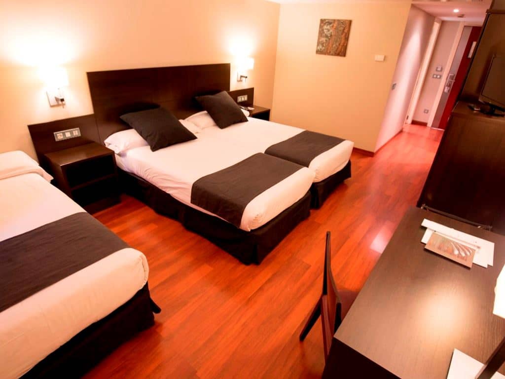 rooms-triple-room
