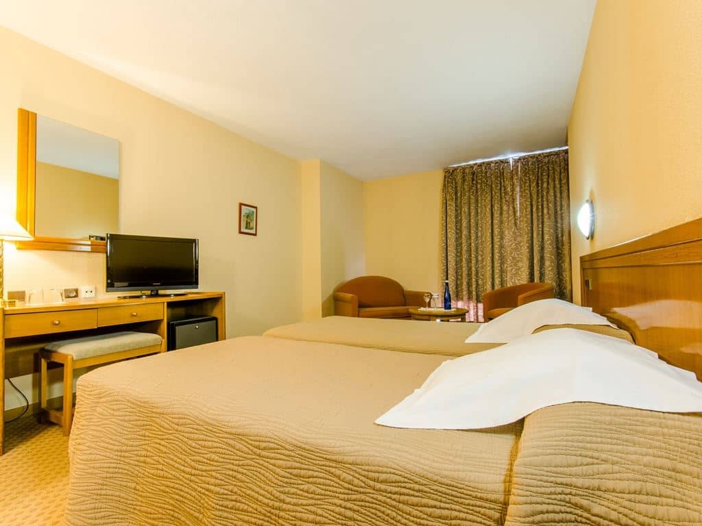 rooms-standard-room