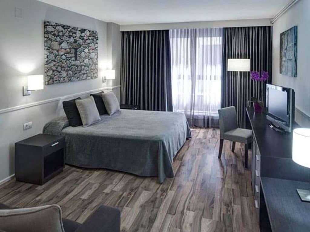 rooms-triple-room