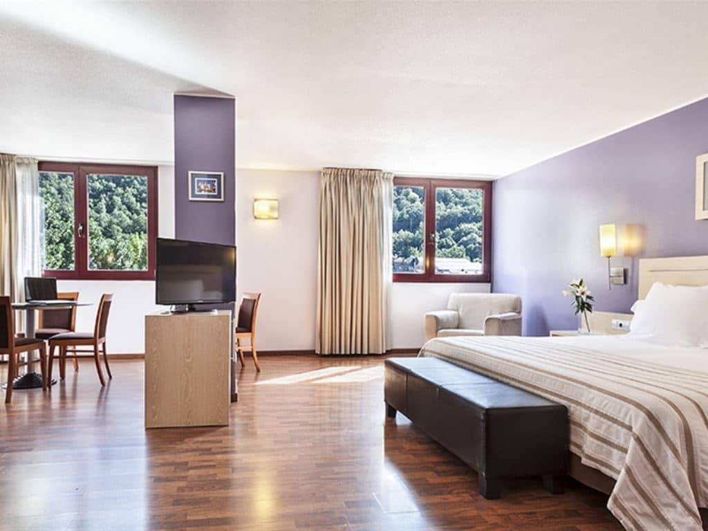 rooms-standard-room