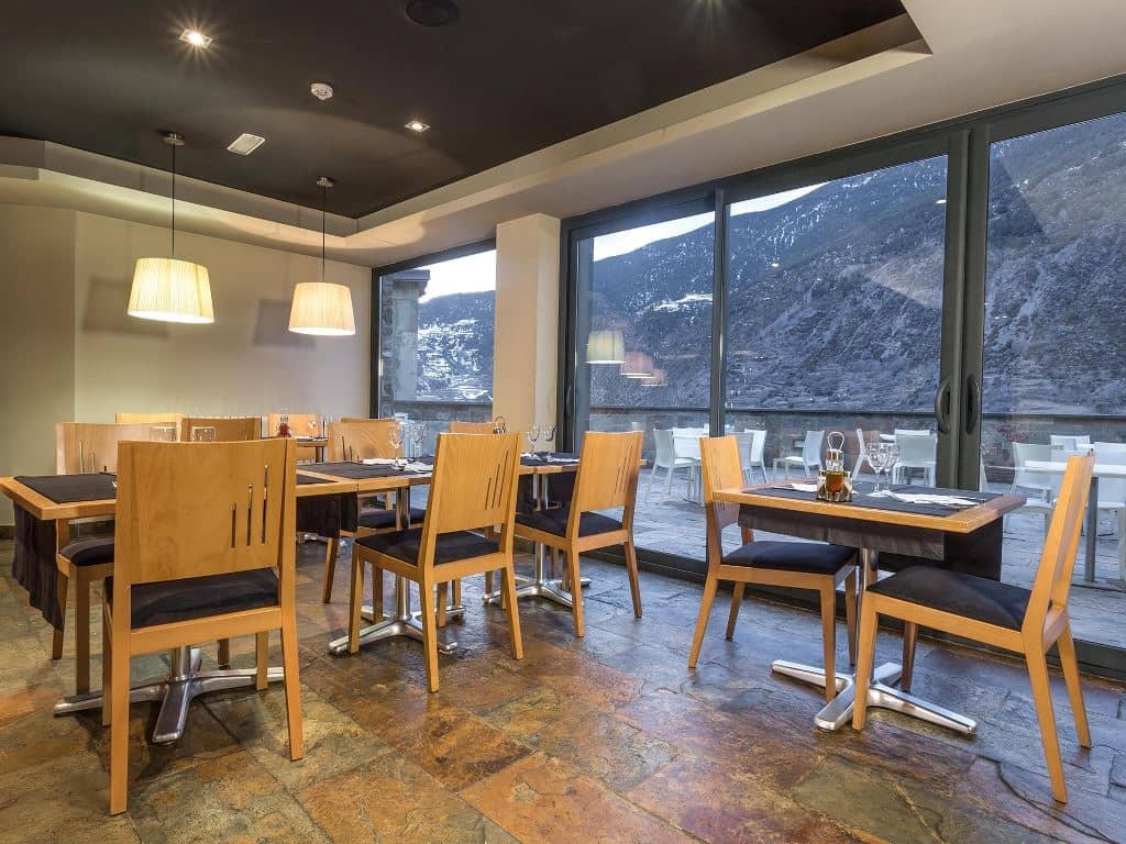 restaurants-restaurant