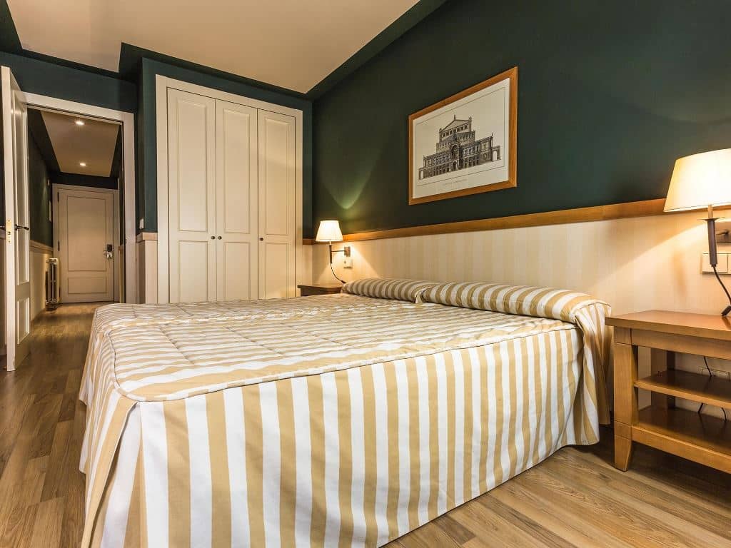 rooms-triple-room