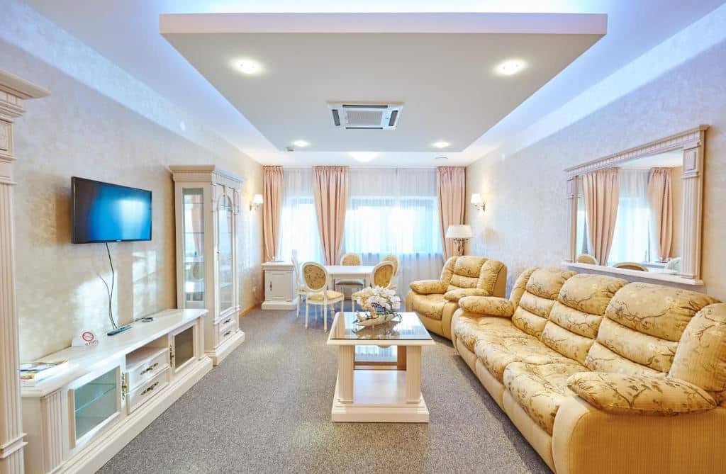 rooms-luxe-suite