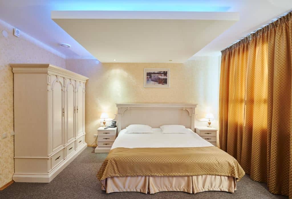 rooms-luxe-suite