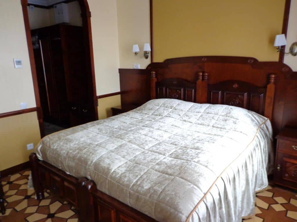 rooms-family-room