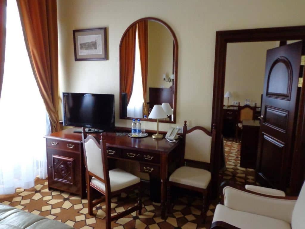 rooms-family-room