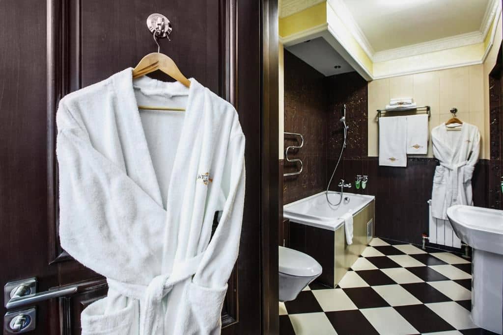 rooms-suite-business
