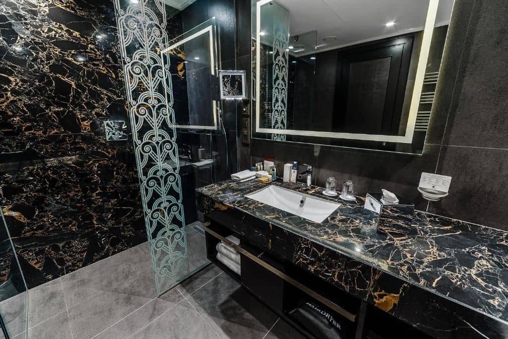 rooms-dabltwin-standard-with-a-terrace