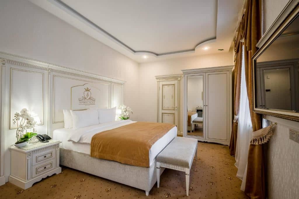 rooms-deluxe-room
