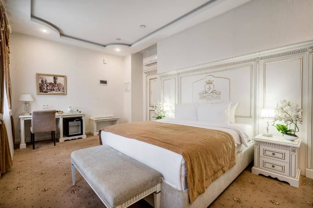 rooms-deluxe-room