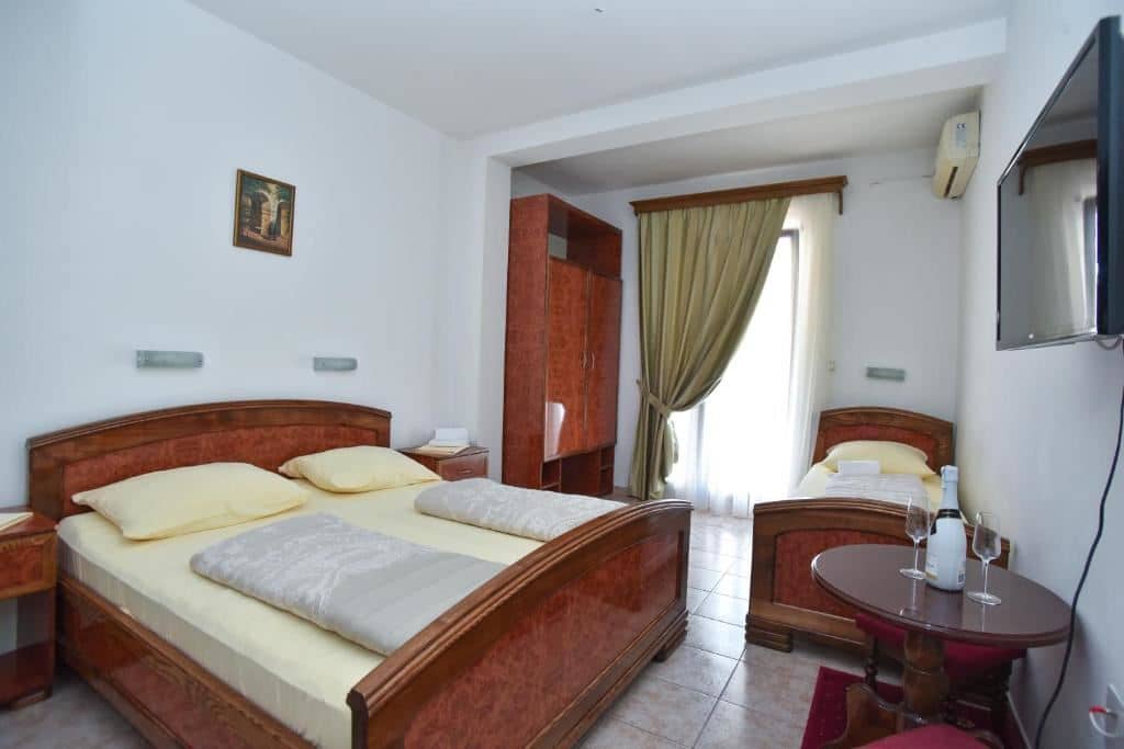 rooms-standard-triple-room