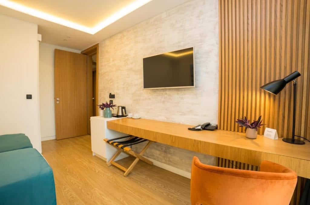 rooms-deluxe-room