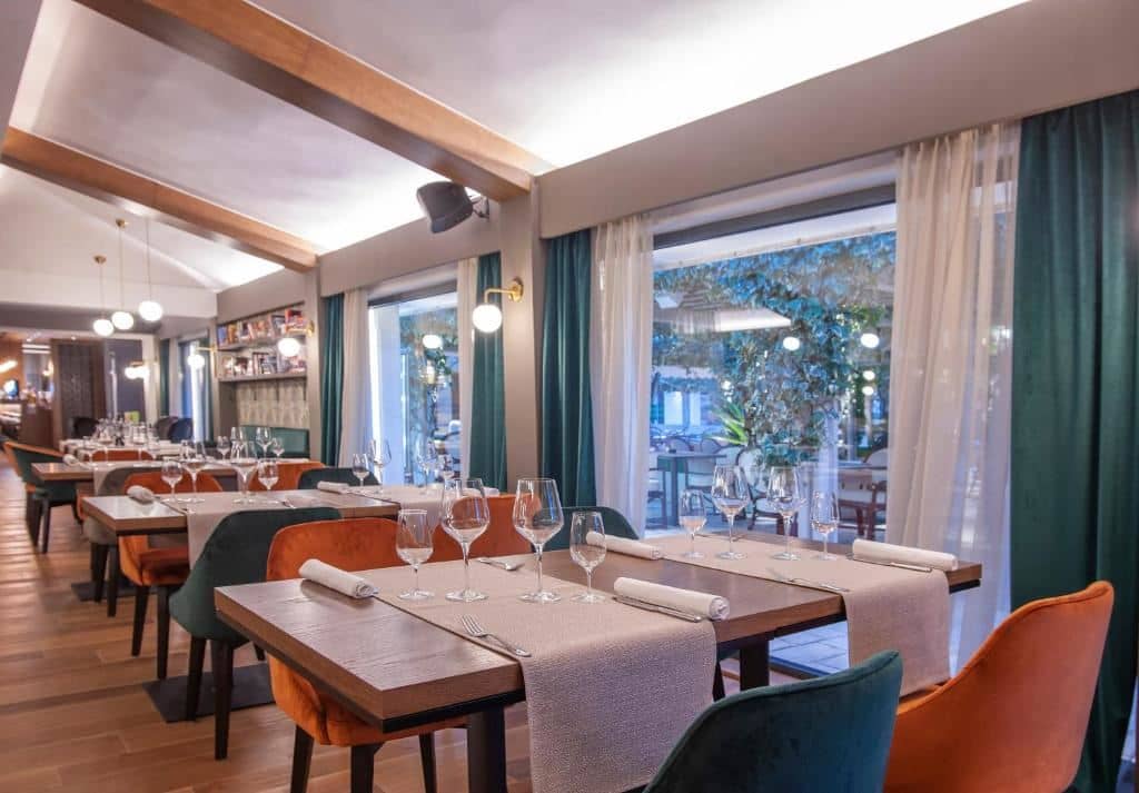 restaurants-restaurants