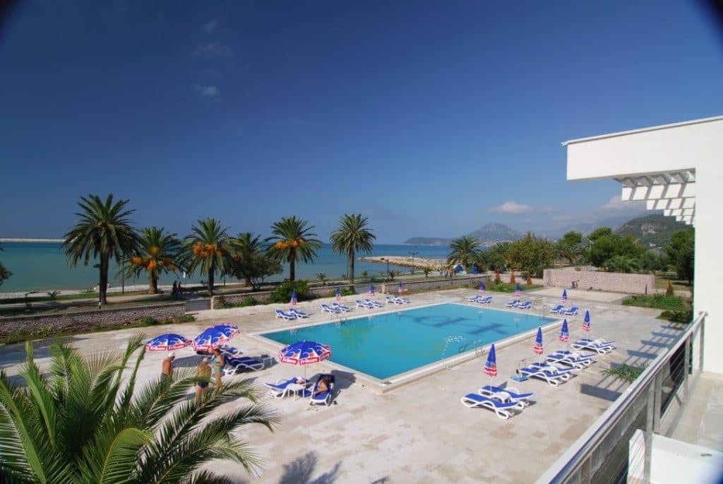 pools-outdoor-pool