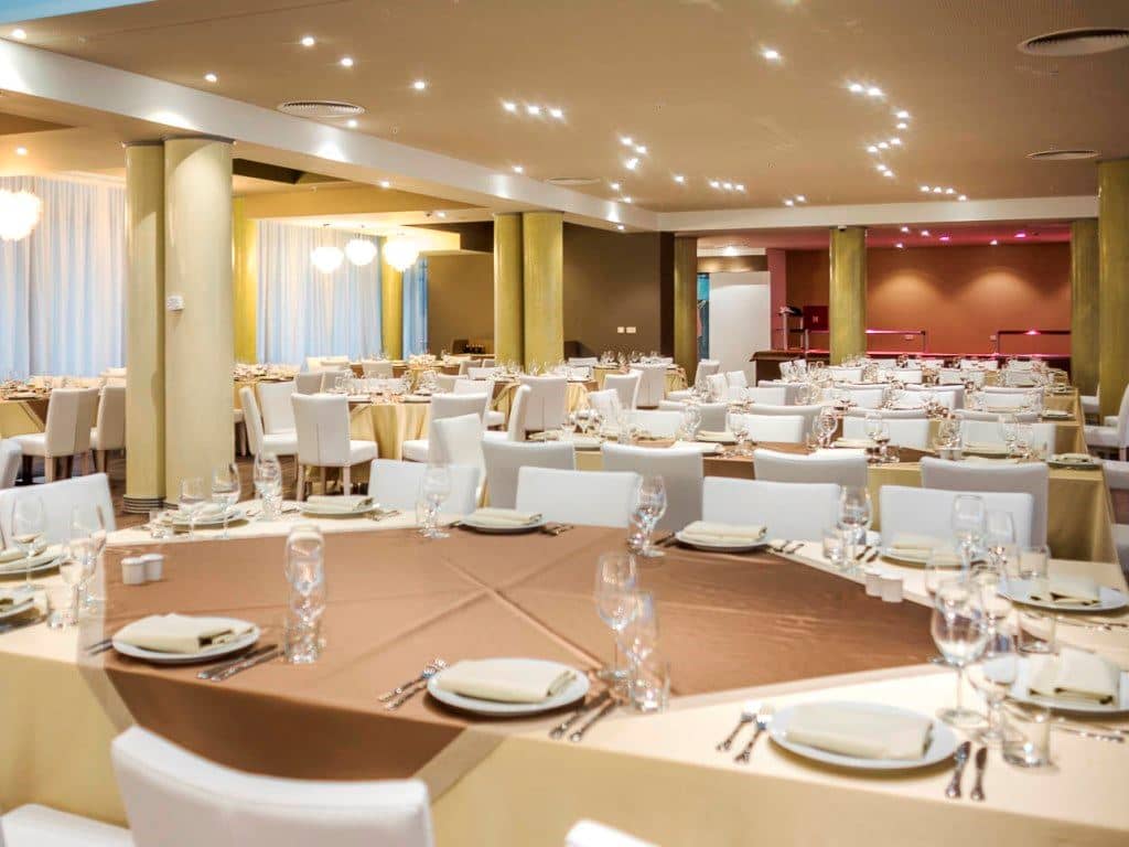 restaurants-restaurant