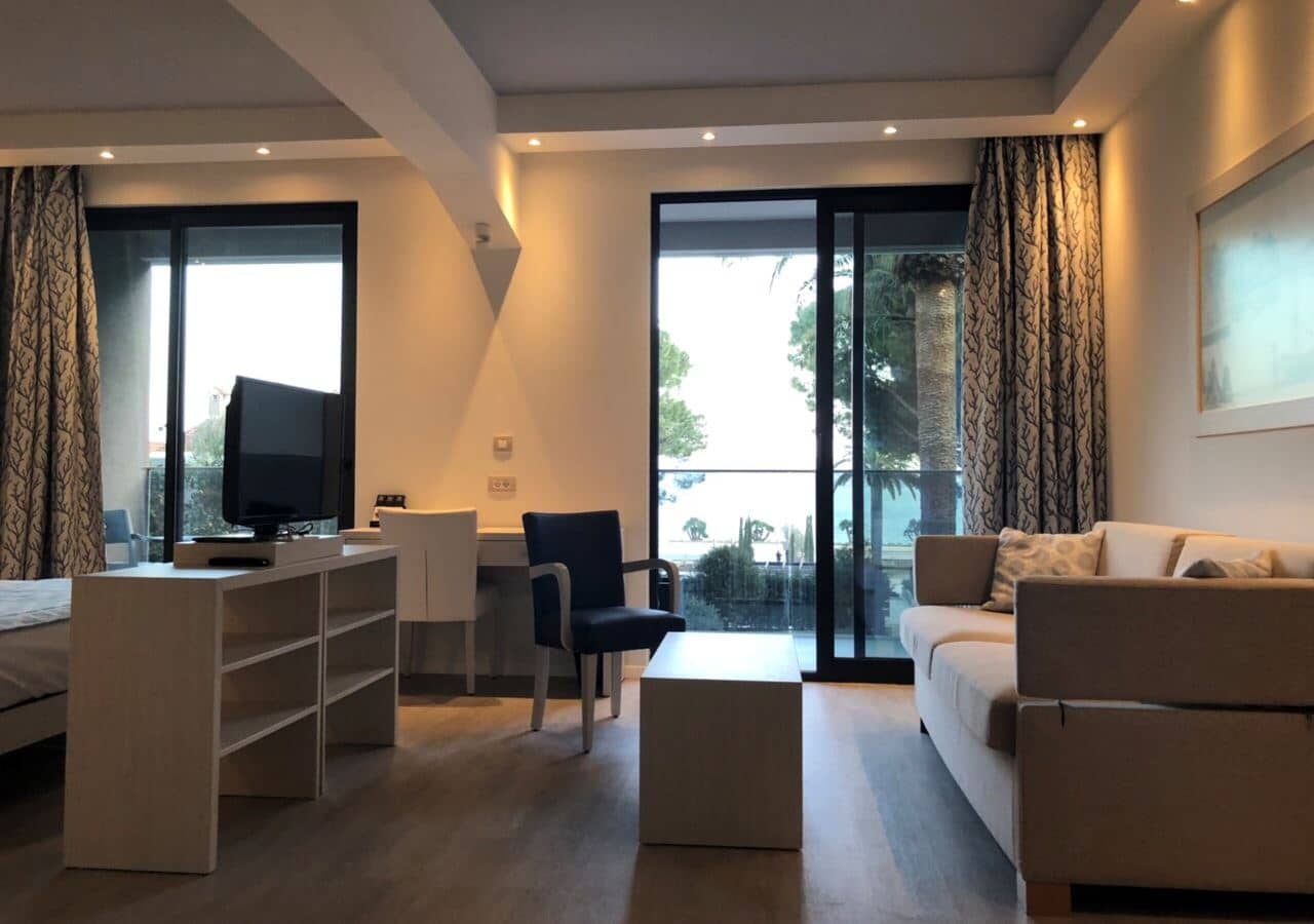 rooms-superior-room