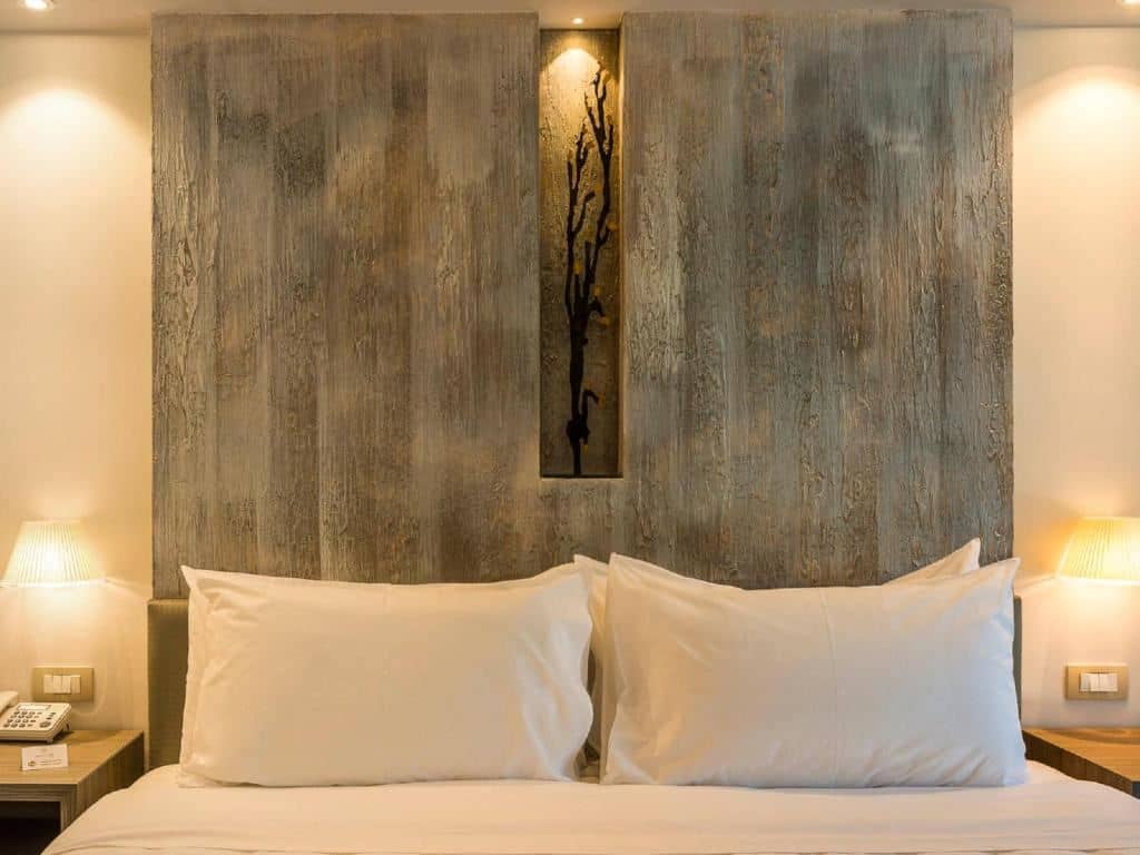 rooms-superior-room