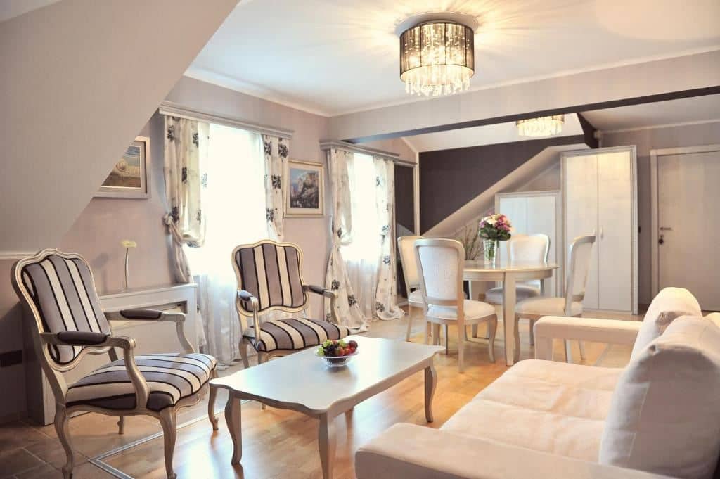 rooms-penthouse-suite-separate-bedroom