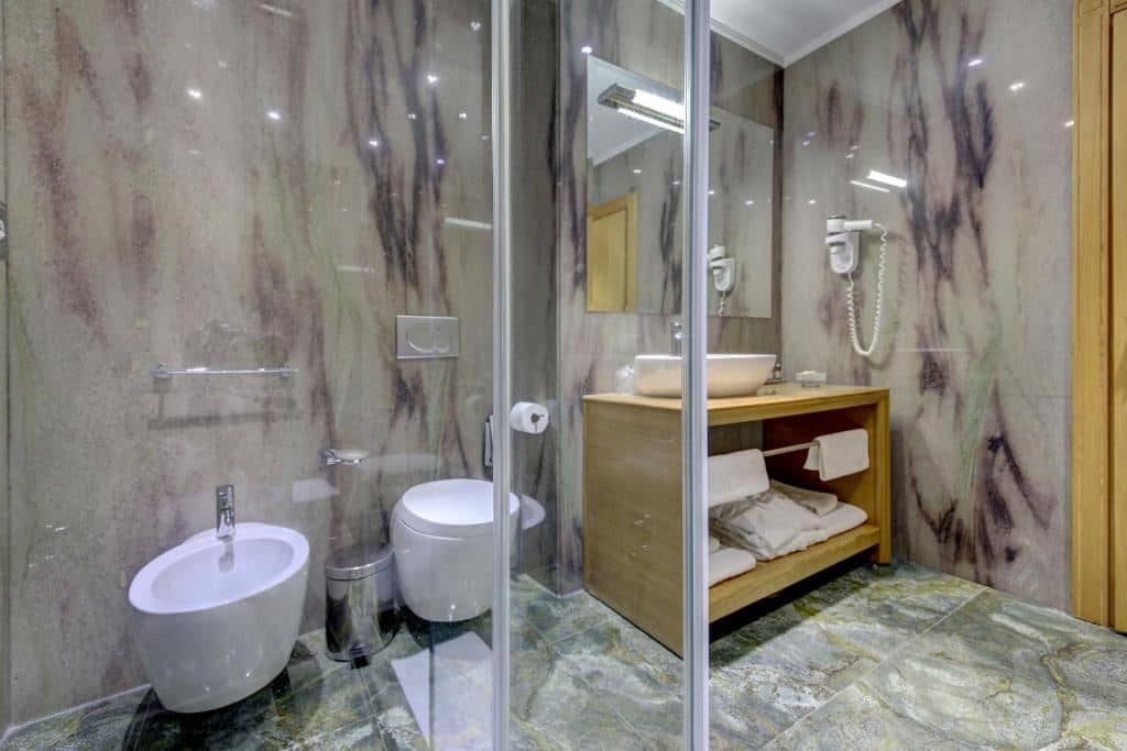 rooms-standard-room
