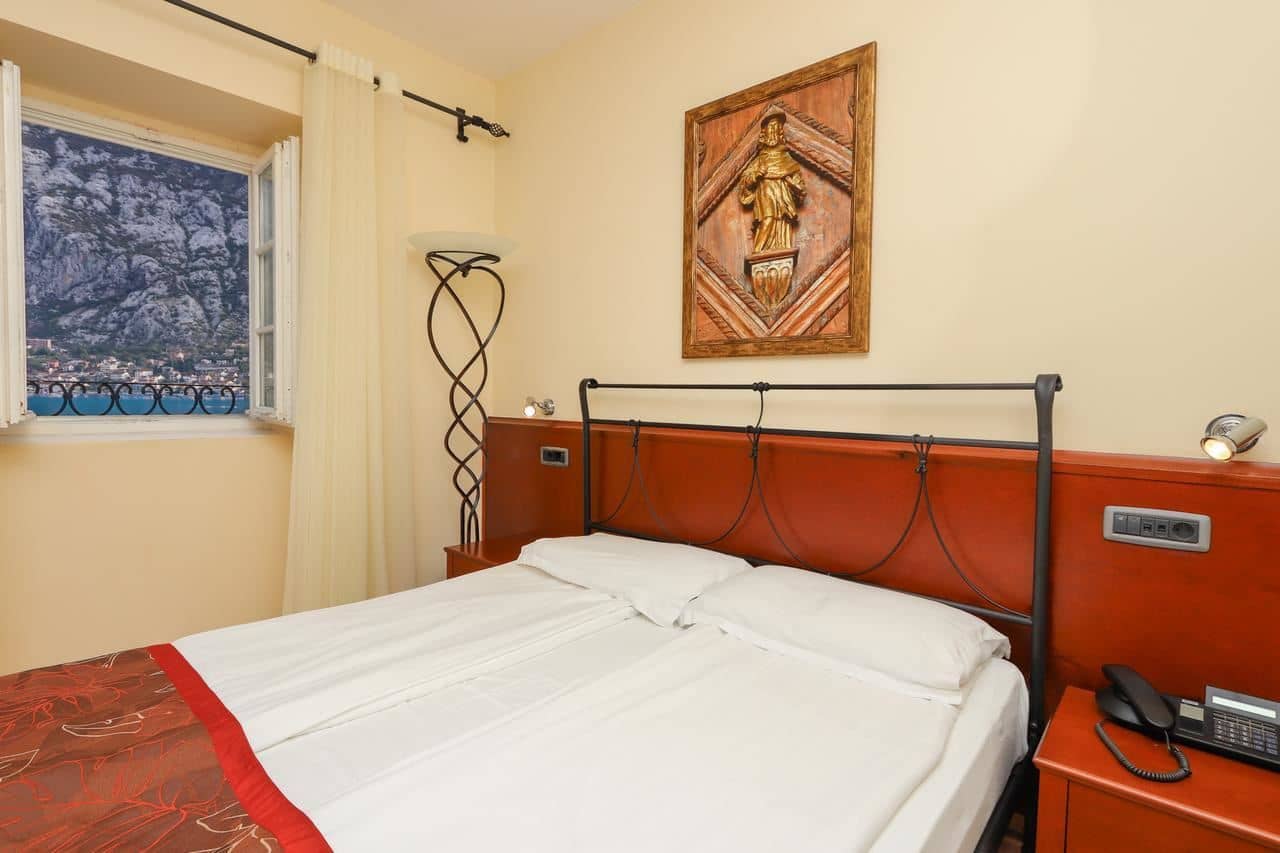 rooms-standard-room