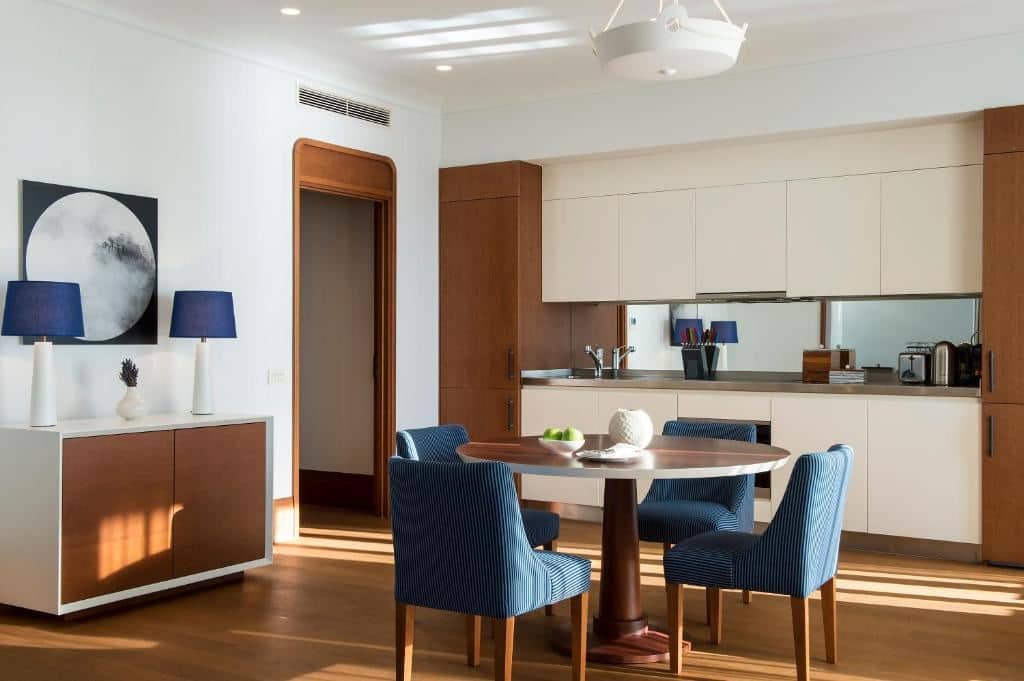 rooms-three-bedroom-suite-sea-view