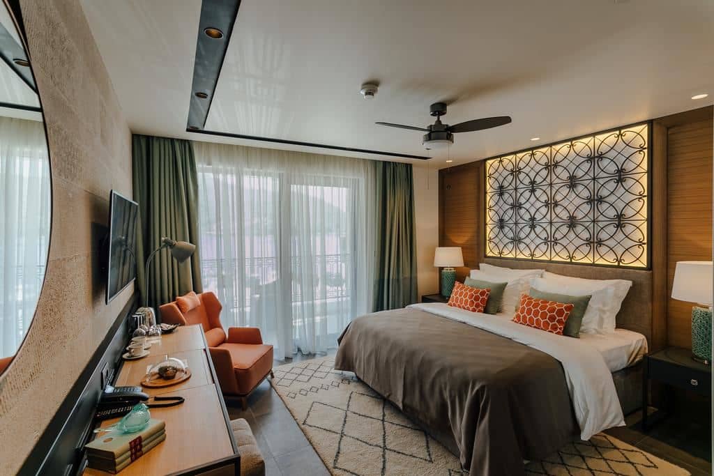 rooms-double-deluxe-room-sea-view