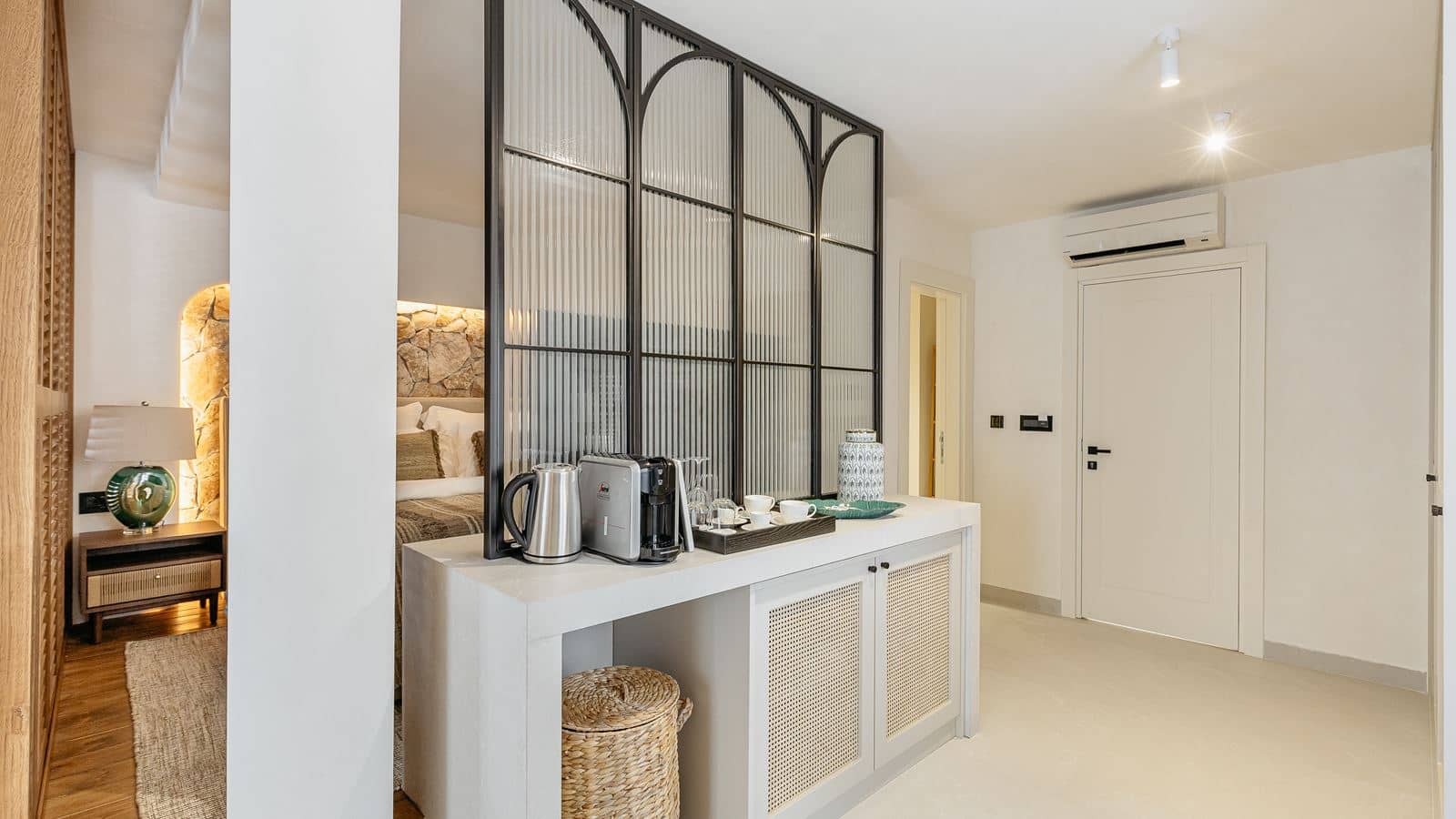rooms-junior-suite-ground-floor-annex-building