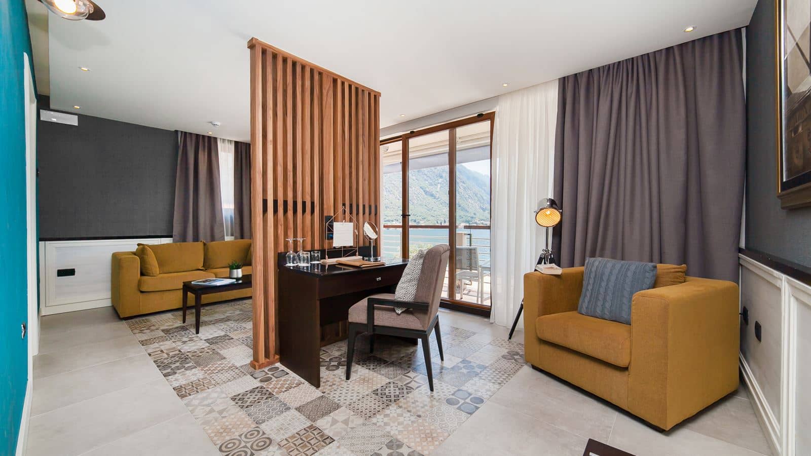 rooms-one-bedroom-suite-mountain-view
