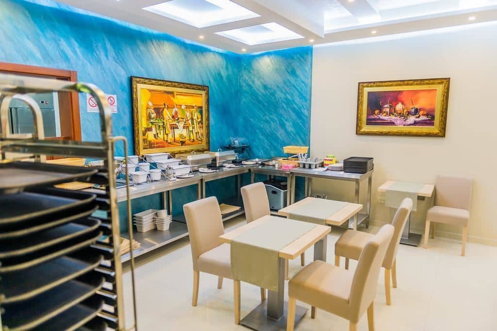 restaurants-restaurant