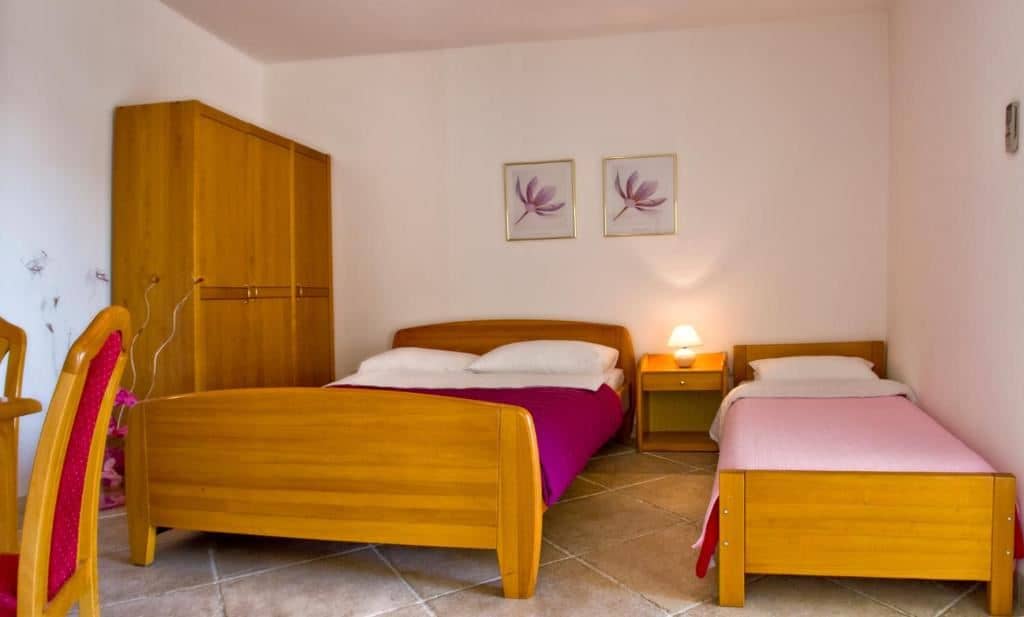 rooms-deluxe-apartment-sea-view-7-pax