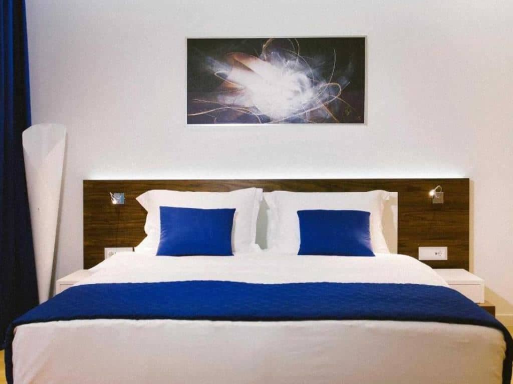 rooms-deluxe-suite