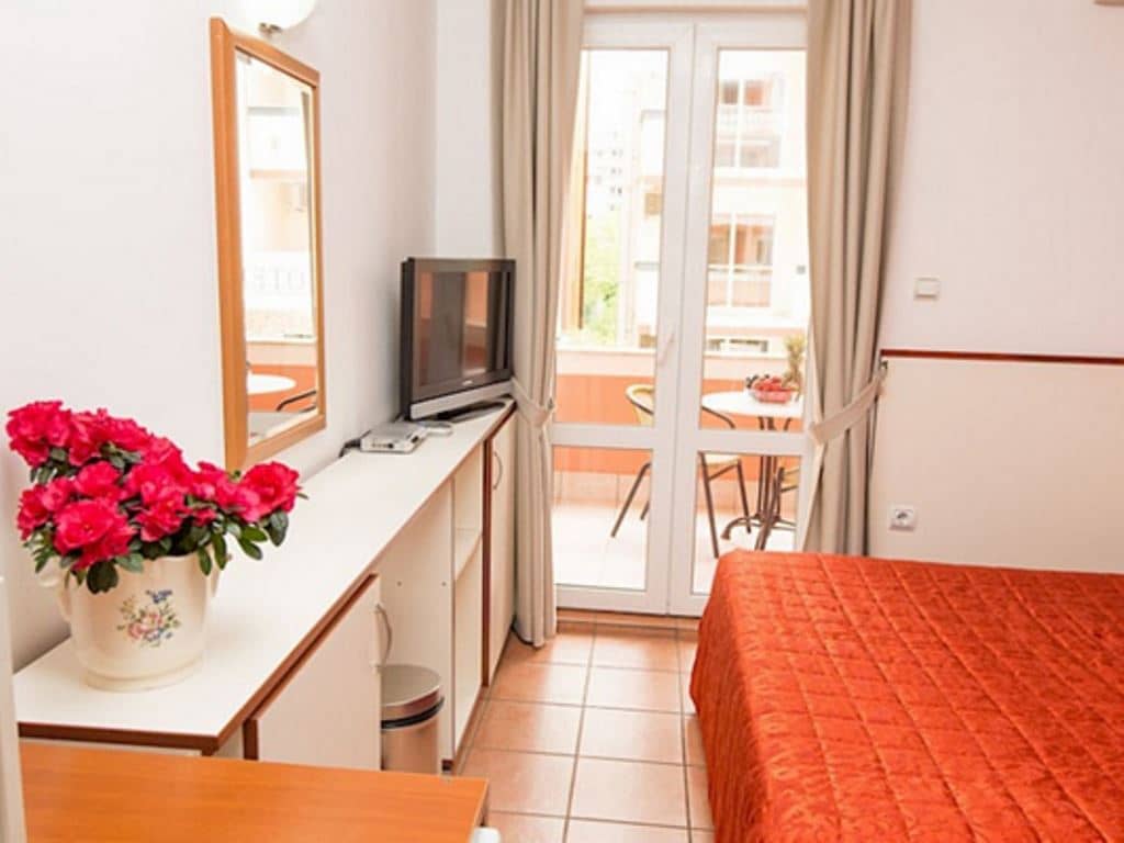 rooms-apartment-2+2