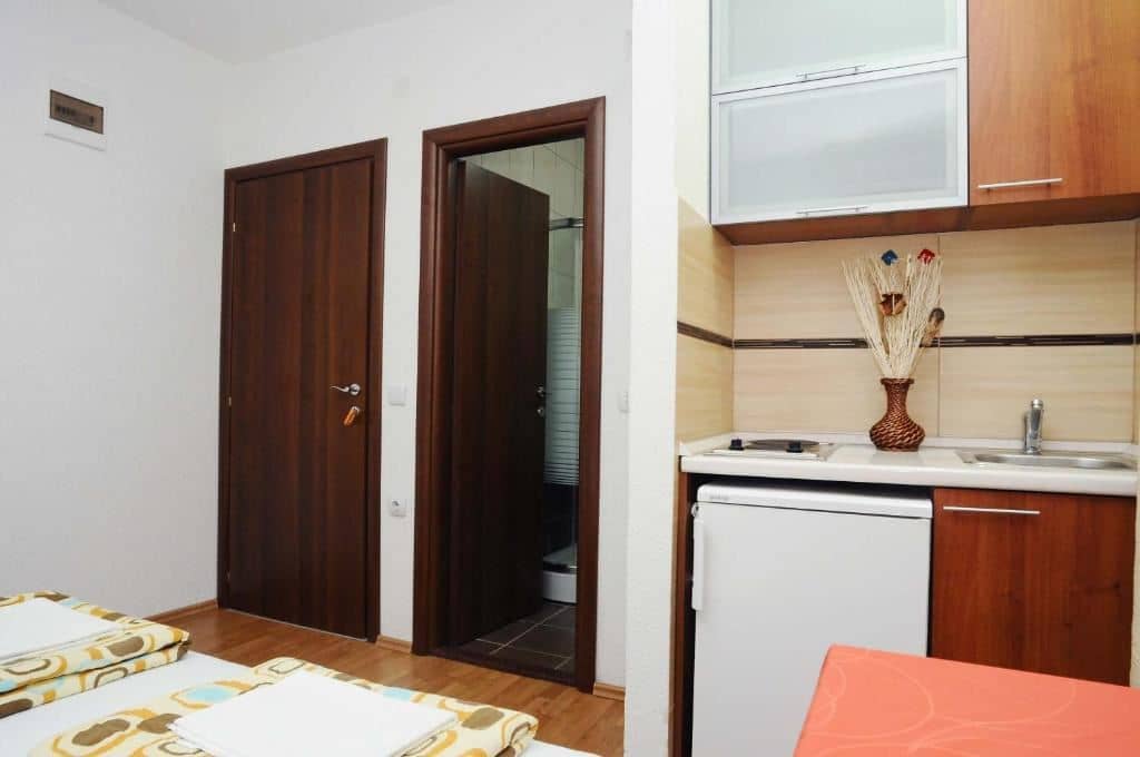 rooms-studio-02