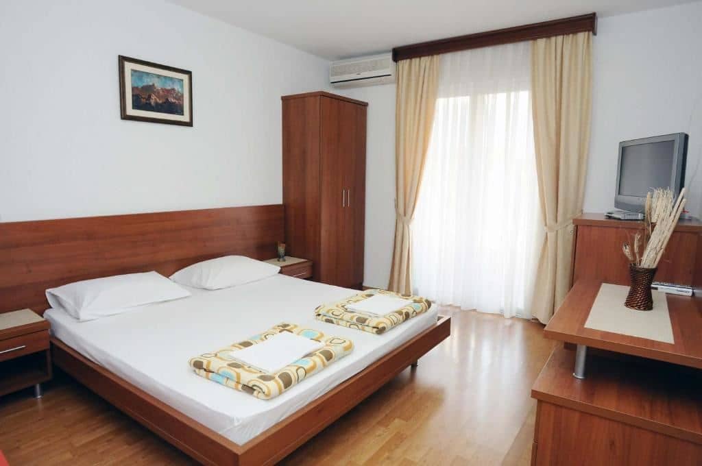 rooms-studio-old-building