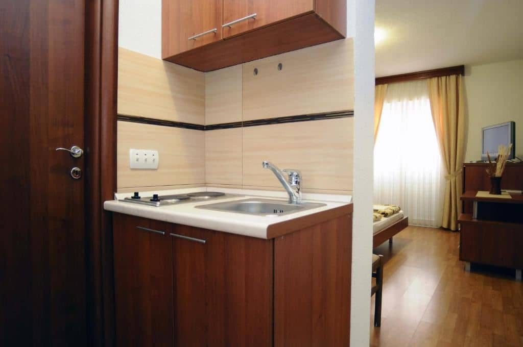 rooms-studio-old-building