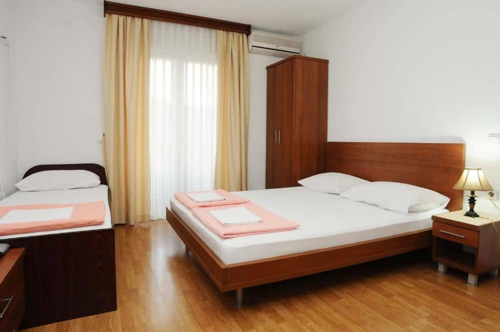 rooms-triple-room