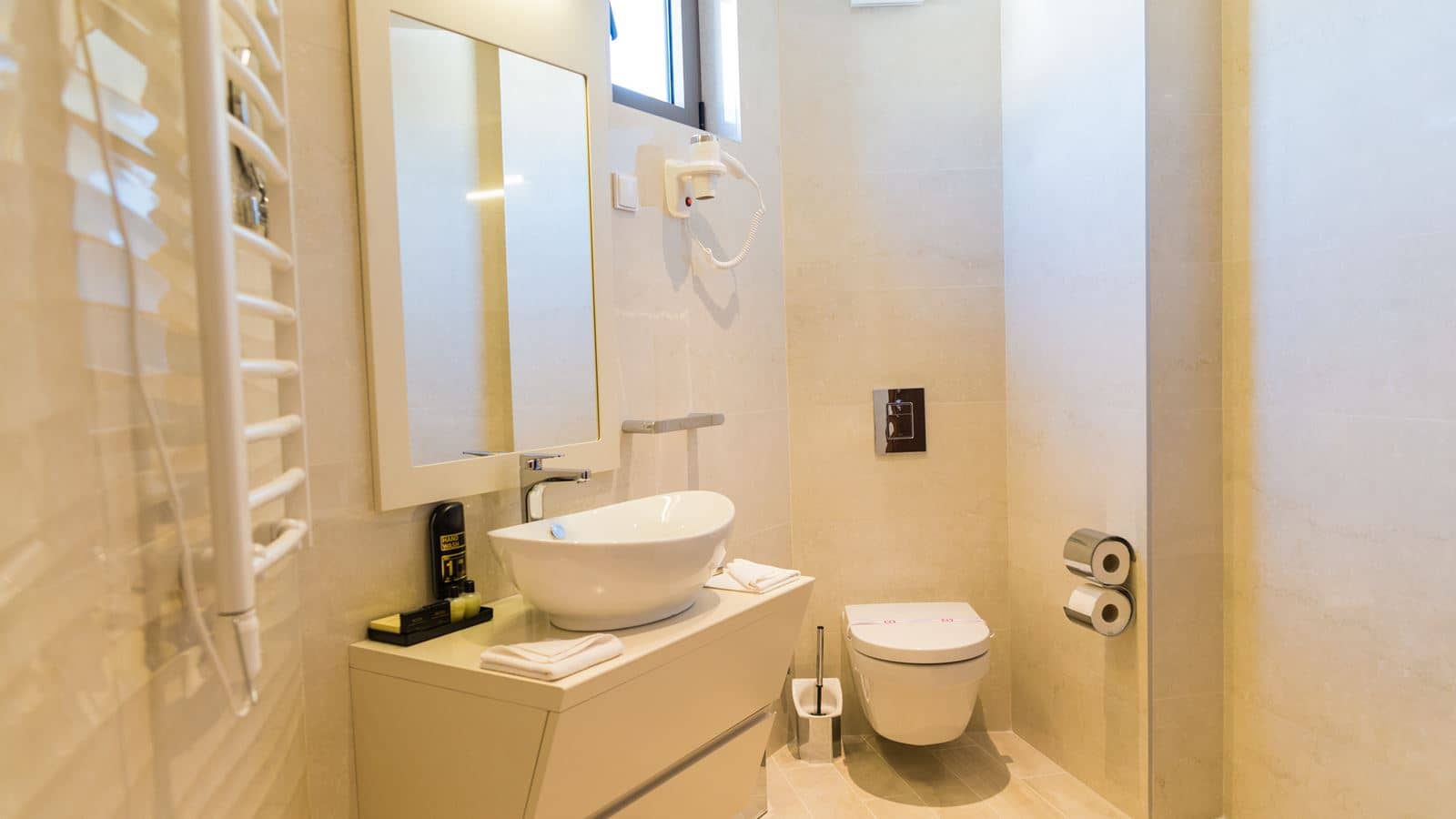 rooms-standard-family-room