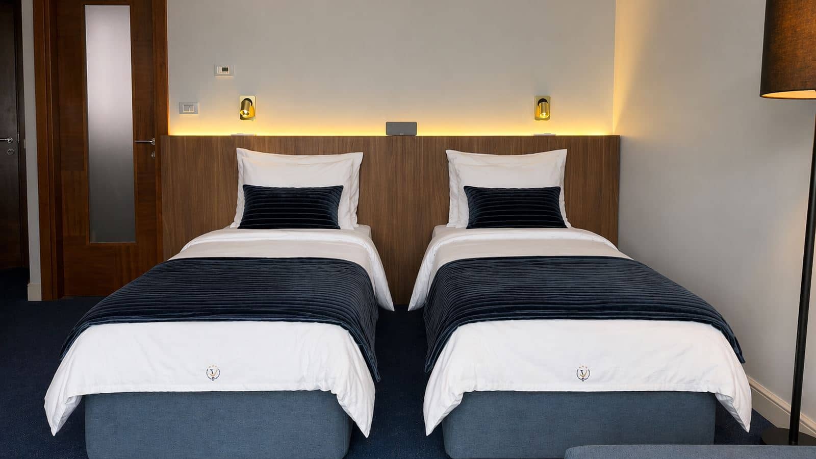 rooms-deluxe-triple-room