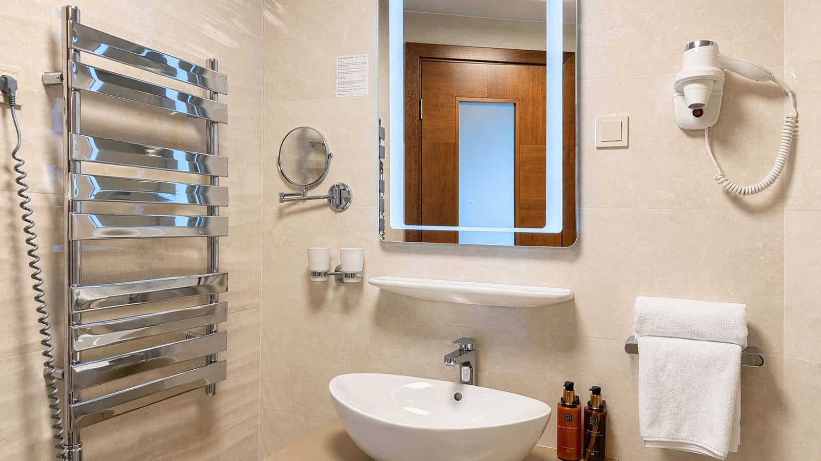 rooms-deluxe-triple-room
