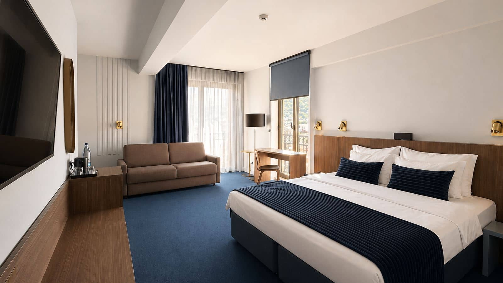rooms-deluxe-family-room