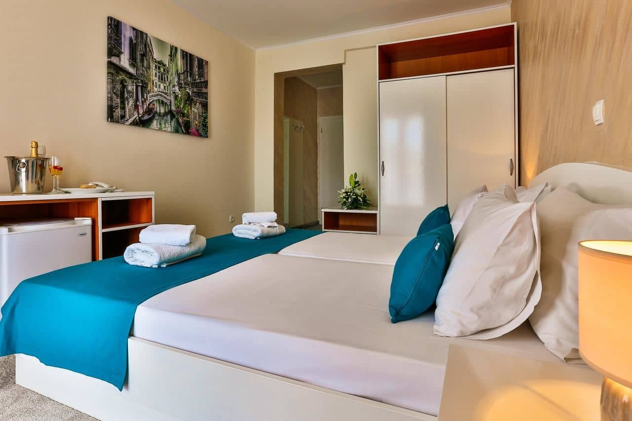 rooms-standard-room