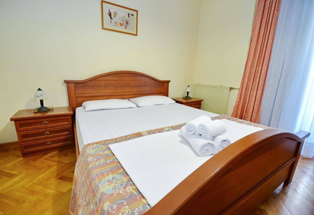 rooms-apartment-4-pax