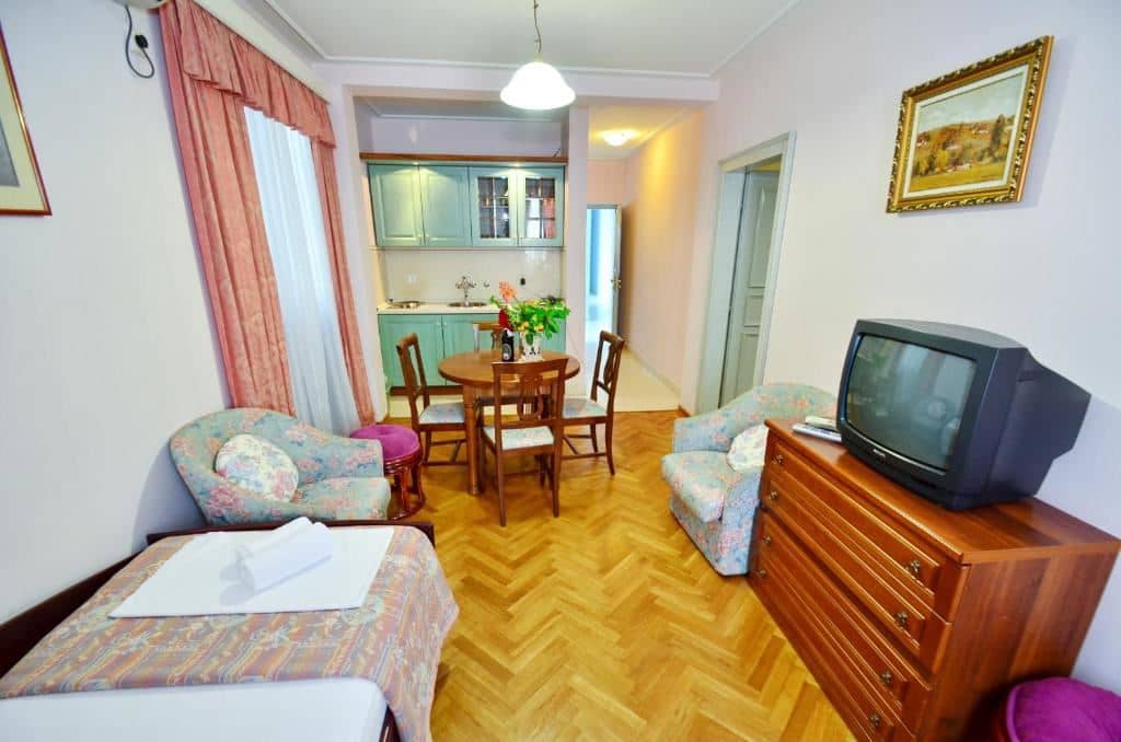 rooms-apartment-4-pax