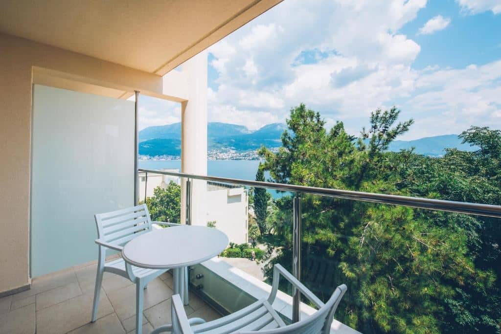 rooms-double-room-garden-view-with-terrace