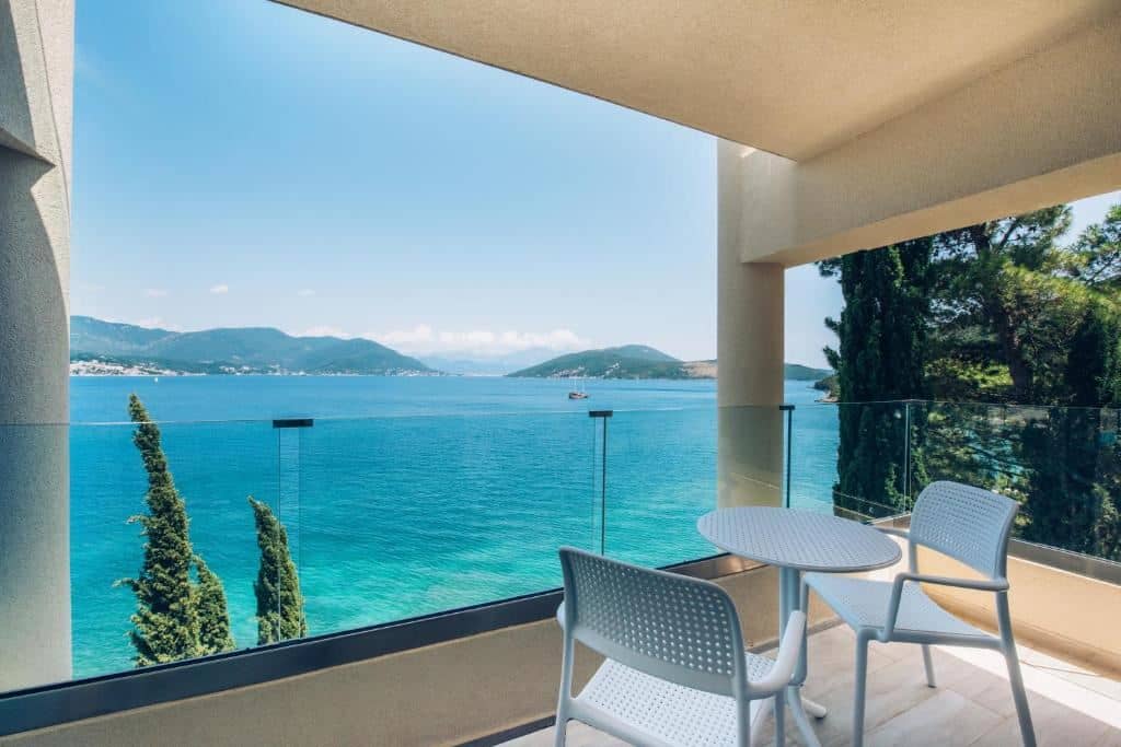 rooms-double-room-sea-view-priority-location
