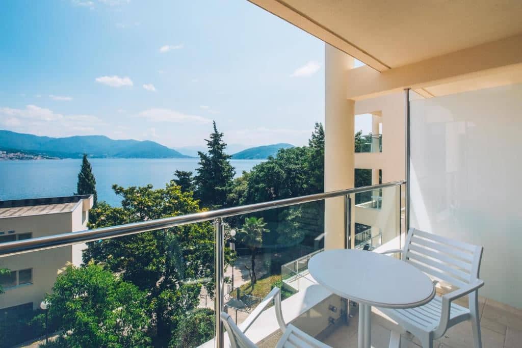 rooms-double-room-sea-view