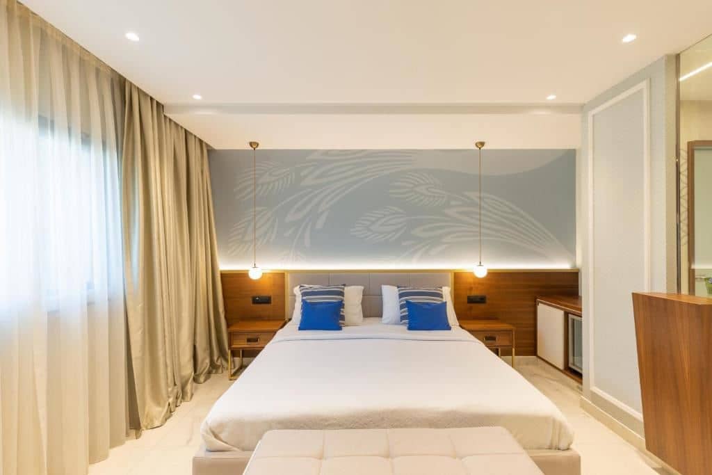 rooms-classic-room