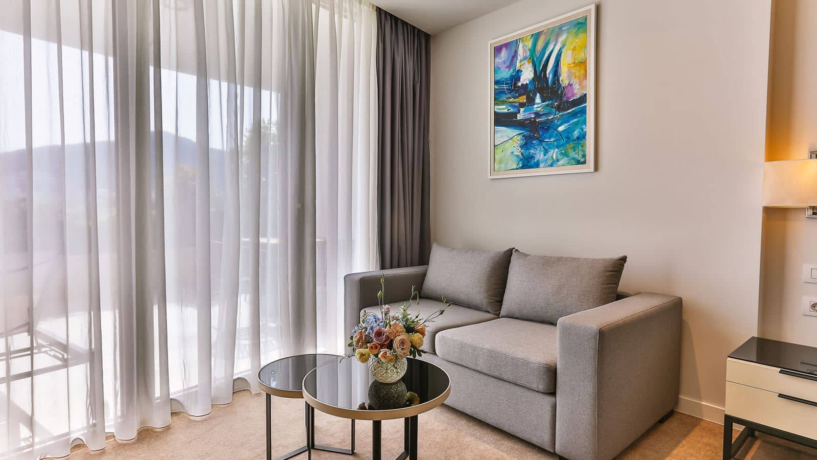 rooms-deluxe-room-sea-view