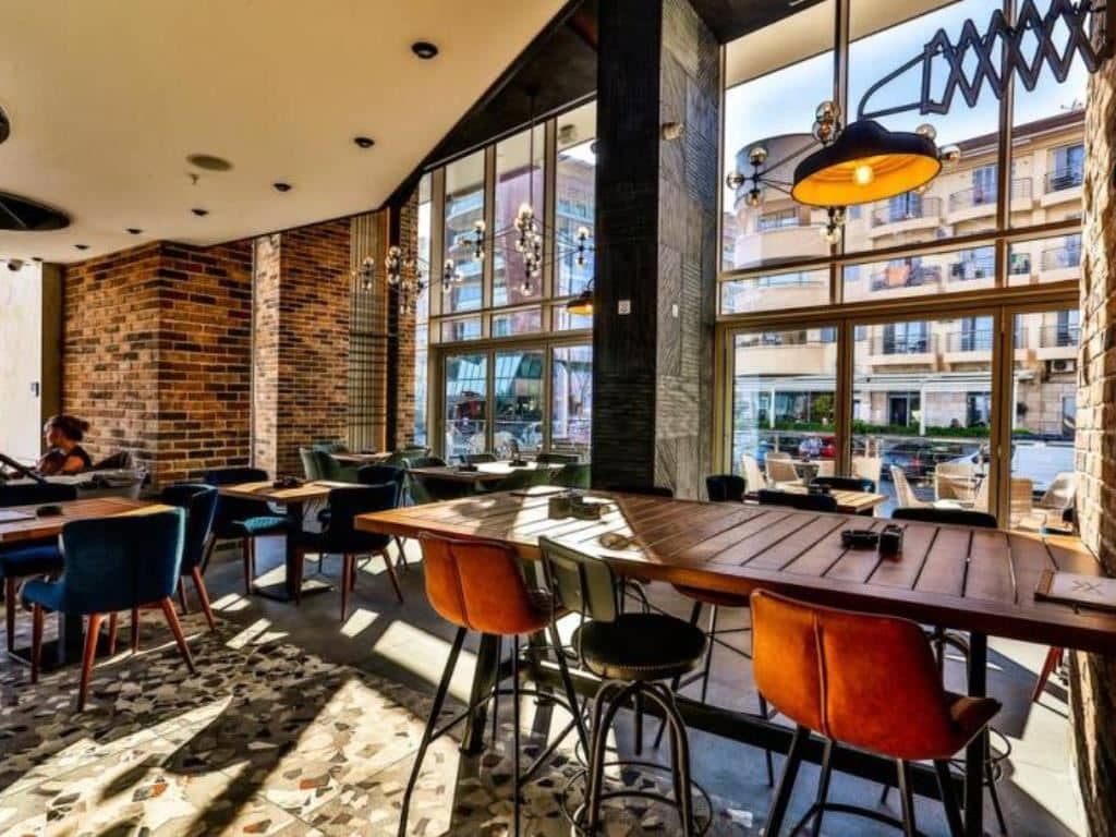 restaurants-wow-cafee-bar