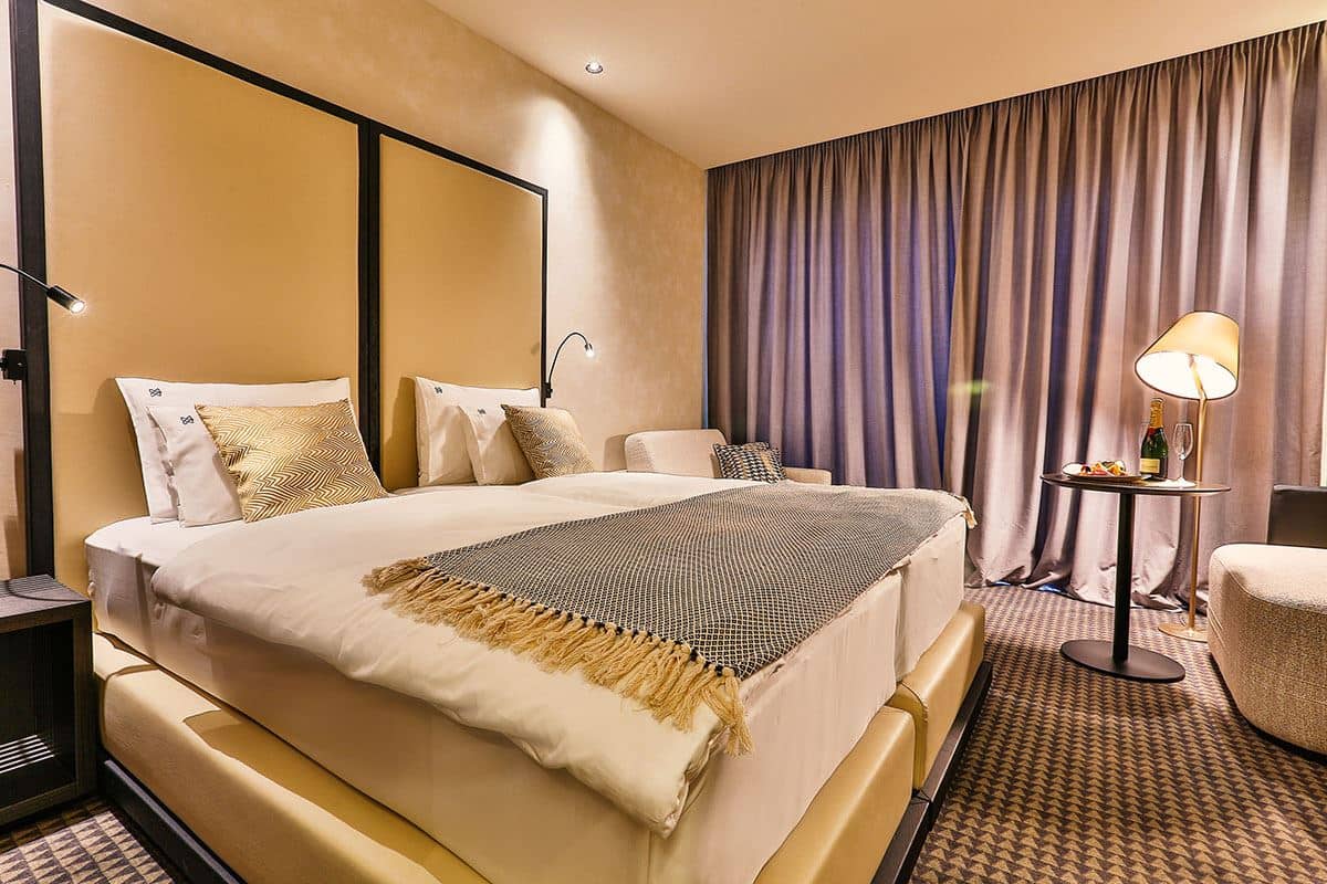 rooms-deluxe-room-sea-view